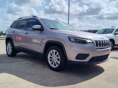 Used 2020 Jeep Cherokee Latitude FWD image 10