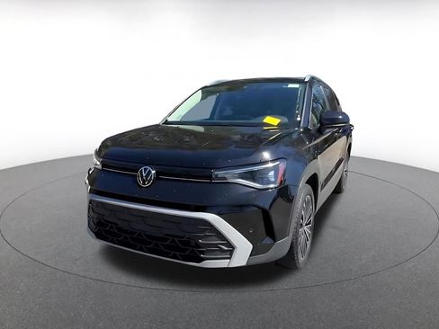 Used 2025 Volkswagen Taos SE image 7