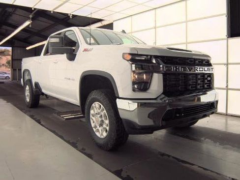 Used 2026 GMC Sierra 2500 AT4 AWD/4WD image 3