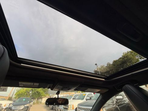 Used 2016 Toyota RAV4 SE image 15