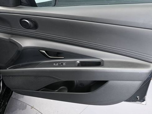 Used 2025 Hyundai Elantra SEL FWD image 32