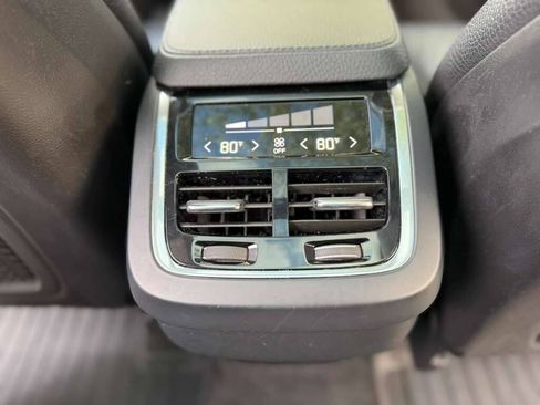 Used 2017 Volvo XC90 T6 Momentum w/ Vision Package AWD/4WD image 17