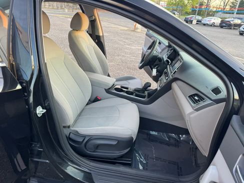 Used 2018 Hyundai Sonata SE FWD image 18