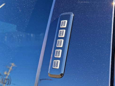 Certified 2023 Ford F450 Platinum w/ FX4 Off-Road Package image 13