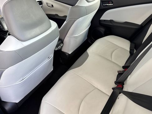 Used 2021 Toyota Prius Prime XLE FWD image 23