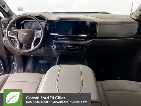 Used 2025 Chevrolet Silverado 2500 LTZ w/ LTZ Convenience Package AWD/4WD image 7