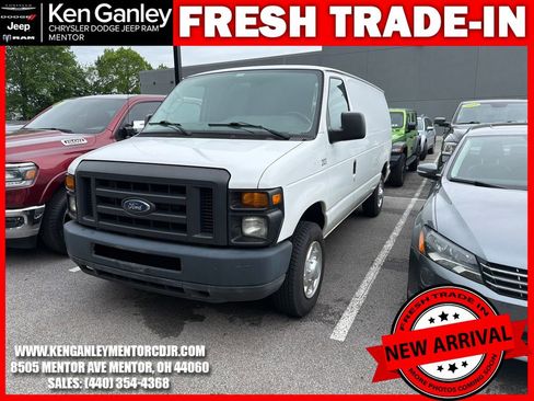 Used 2013 Ford E-150 and Econoline 150 w/ Commercial Cargo Van Pkg RWD image 3