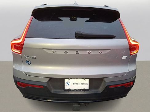 Used 2023 Volvo XC40 Recharge Ultimate image 4