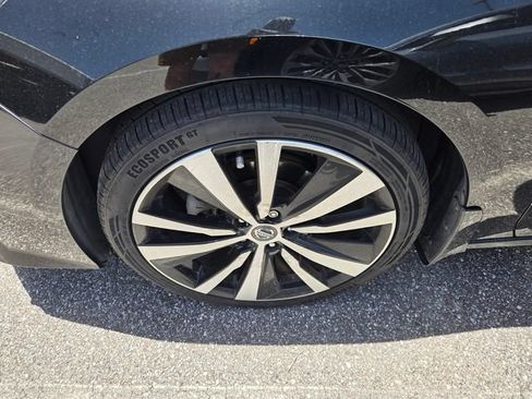 Used 2020 Nissan Altima 2.5 SR w/ Premium Package FWD image 4
