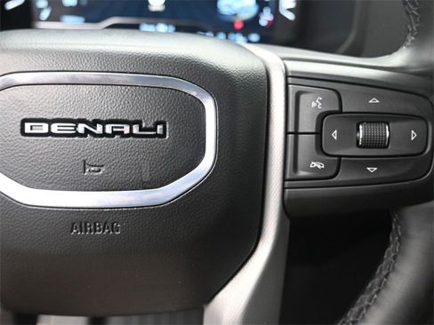 Used 2024 GMC Yukon Denali image 14