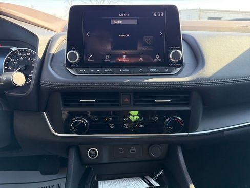 Used 2023 Nissan Rogue S image 19