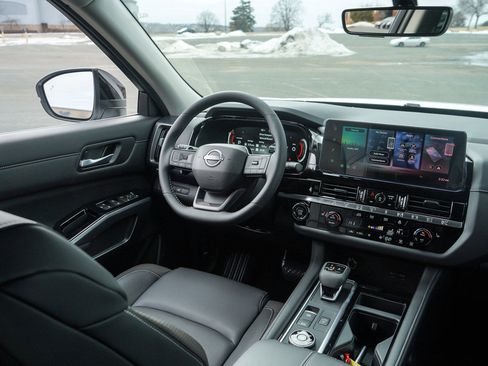 New 2026 Nissan Pathfinder SL image 15