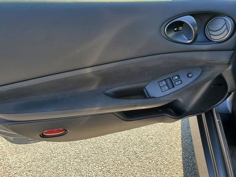 Certified 2024 Nissan Z Performance w/ Floor Mat Package image 14