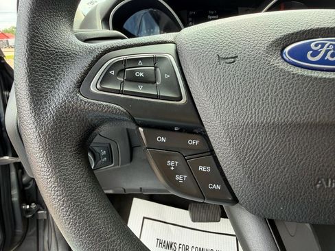Used 2017 Ford Focus SE FWD image 12