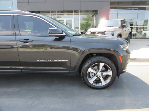 Used 2024 Jeep Grand Cherokee L Limited w/ Trailer Tow Package AWD/4WD image 14