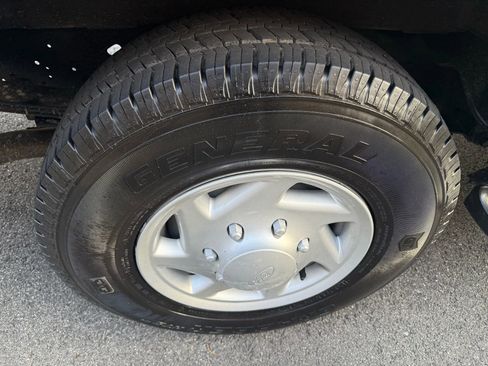 Used 2008 Ford E-350 and Econoline 350 XLT image 14