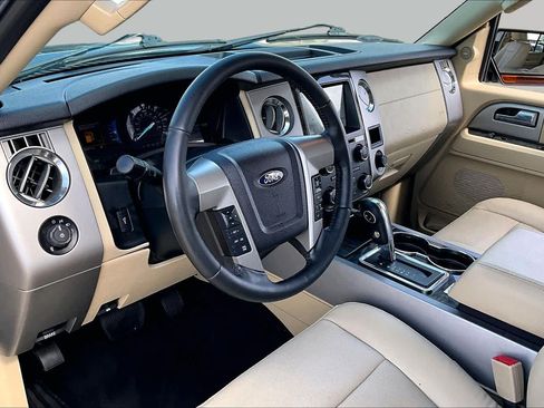 Used 2016 Ford Expedition Limited w/ Equipment Group 301A RWD image 17