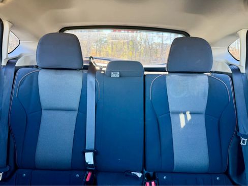 Used 2019 Subaru Crosstrek 2.0i Premium w/ Moonroof Package image 13