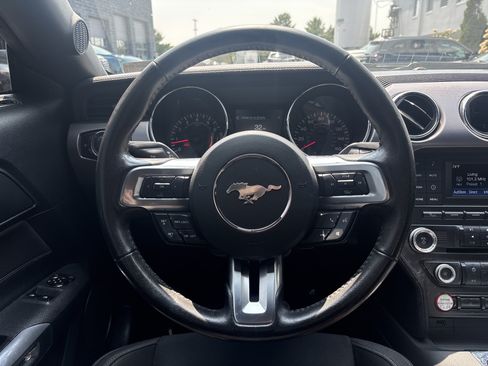 Used 2016 Ford Mustang GT RWD image 3