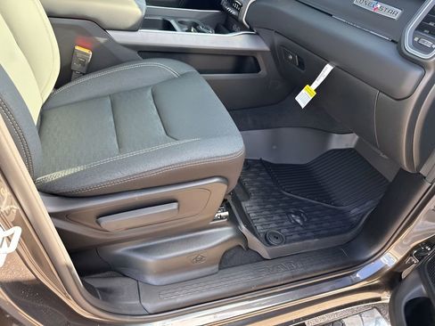 New 2026 RAM 1500 4x4 Crew Cab image 15