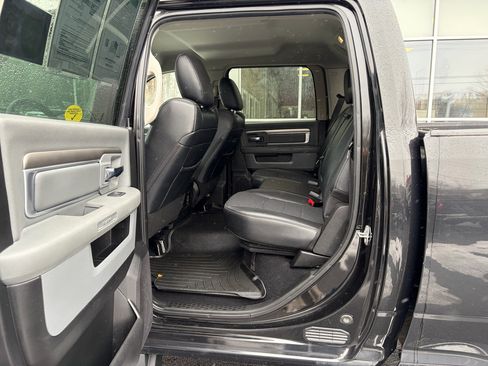 Used 2018 RAM 2500 Big Horn image 37