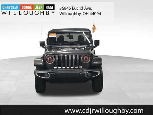 Certified 2020 Jeep Gladiator Overland image 2