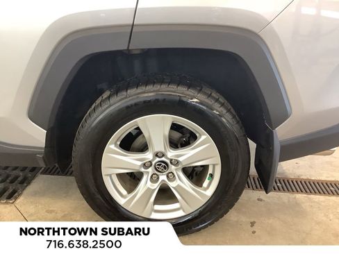 Used 2020 Toyota RAV4 XLE w/ Convenience Package image 7