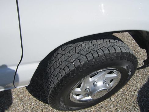 Used 2014 Ford E-150 and Econoline 150 image 17