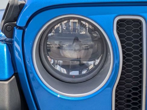 Used 2023 Jeep Wrangler Unlimited Sahara w/ LED Lighting Group AWD/4WD image 9
