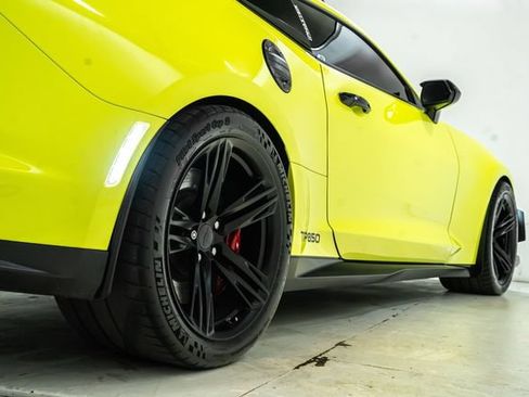 Used 2021 Chevrolet Camaro ZL1 RWD image 14