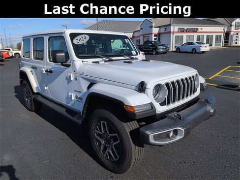 Used 2024 Jeep Wrangler Sahara image 1