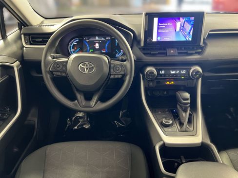 Used 2025 Toyota RAV4 XLE AWD/4WD image 23