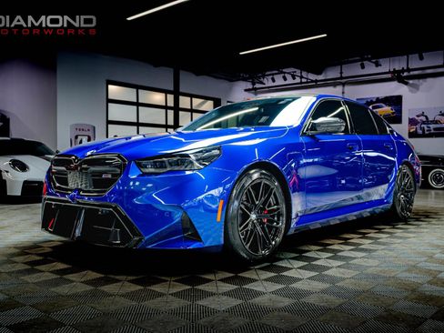 Used 2025 BMW M5 w/ Carbon Package image 22