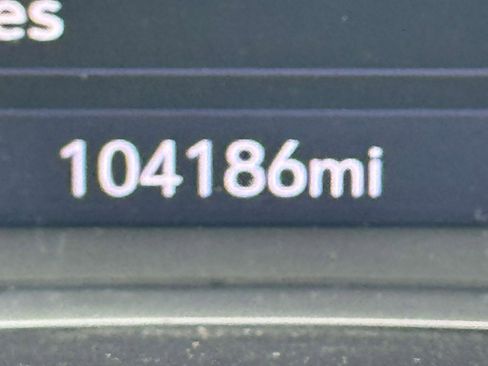 Used 2019 Chevrolet Equinox Premier image 24