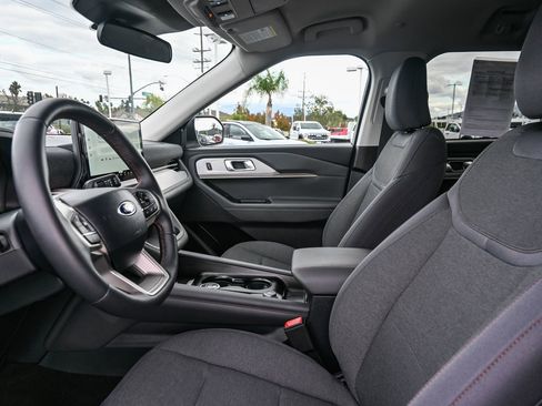 Used 2025 Ford Explorer Active image 20