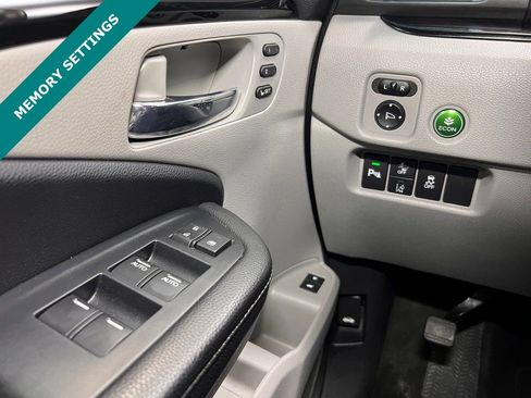 Used 2022 Honda Pilot Touring image 7