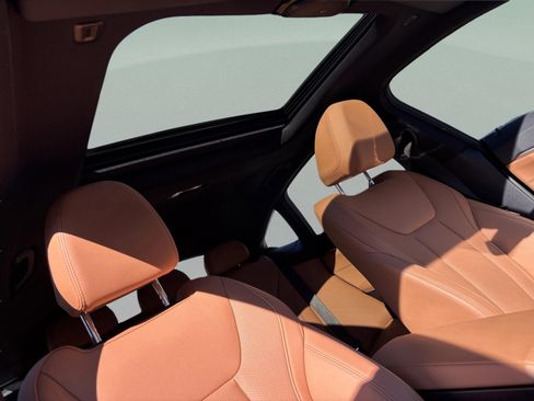 Used 2023 BMW i4 eDrive35 w/ Premium Package image 32