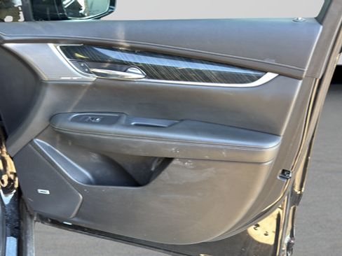 Used 2021 Cadillac XT6 Premium Luxury FWD image 15