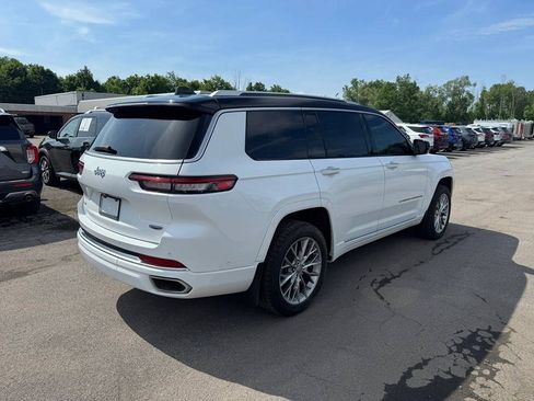 Used 2023 Jeep Grand Cherokee L Summit w/ Luxury Tech Group V AWD/4WD image 3