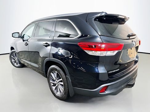Used 2018 Toyota Highlander XLE image 5