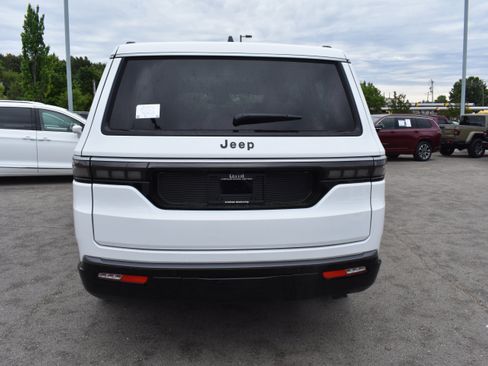 New 2026 Jeep Grand Wagoneer 2WD image 8