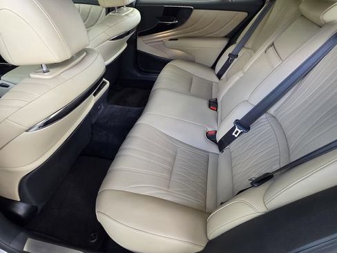 Certified 2023 Lexus LS 500 w/ Interior Upgrade Package RWD image 9