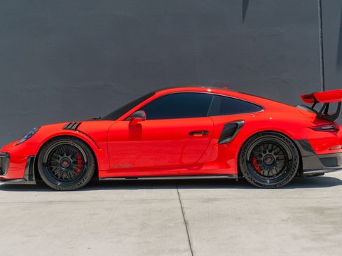 Used 2018 Porsche 911 GT2 RS RWD image 2