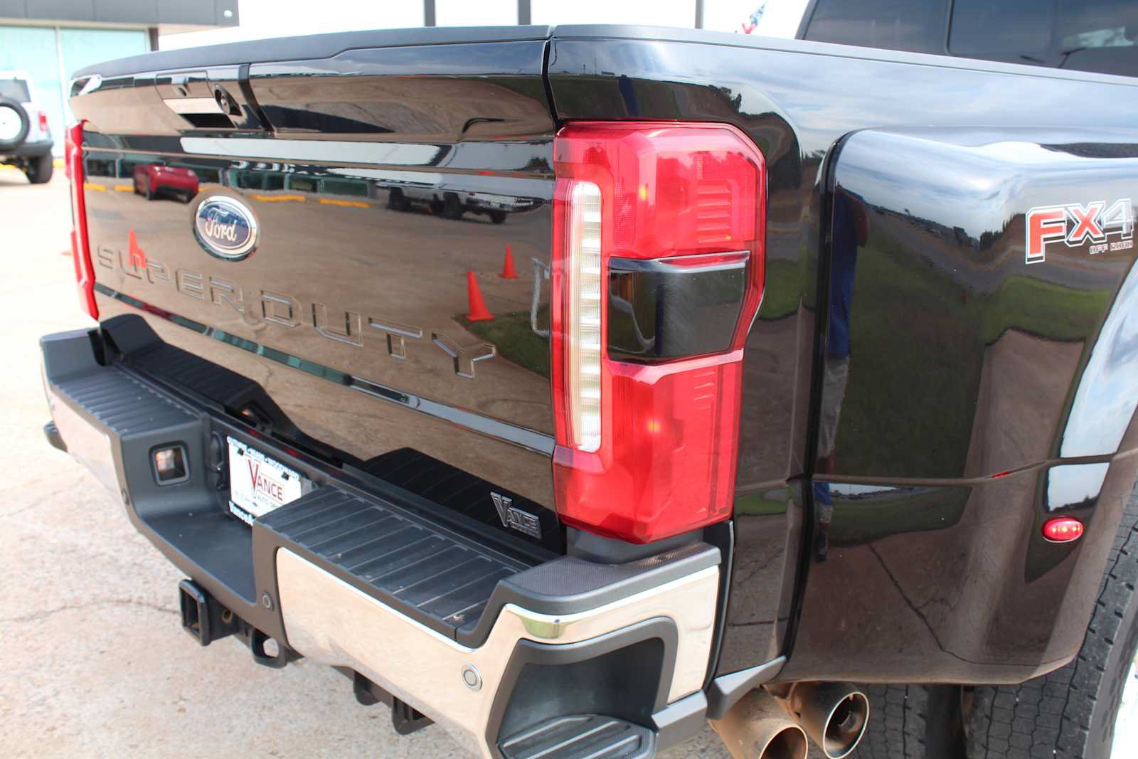 Used 2024 Ford F450 Lariat w/ Lariat Ultimate Package AWD/4WD image 16