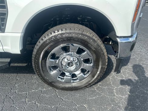 New 2026 Ford F250 Lariat w/ Lariat Premium Package image 11