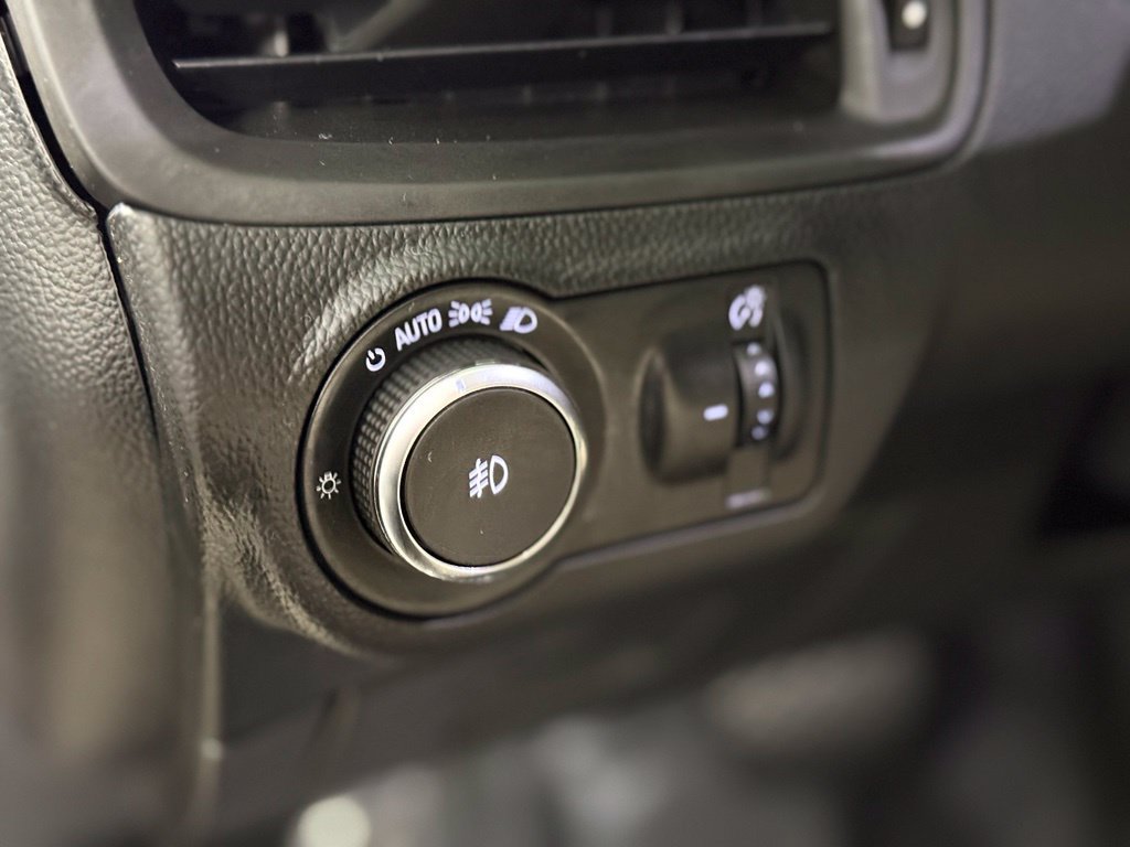 Used 2017 Buick Envision Essence AWD/4WD image 18