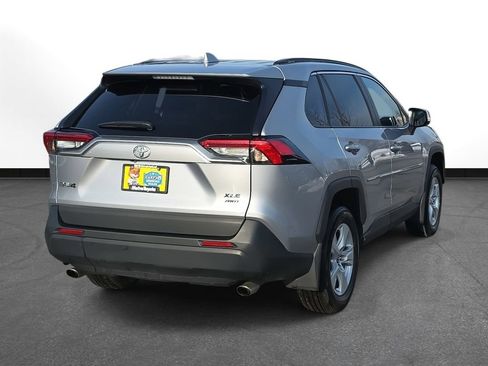 Used 2021 Toyota RAV4 XLE image 5