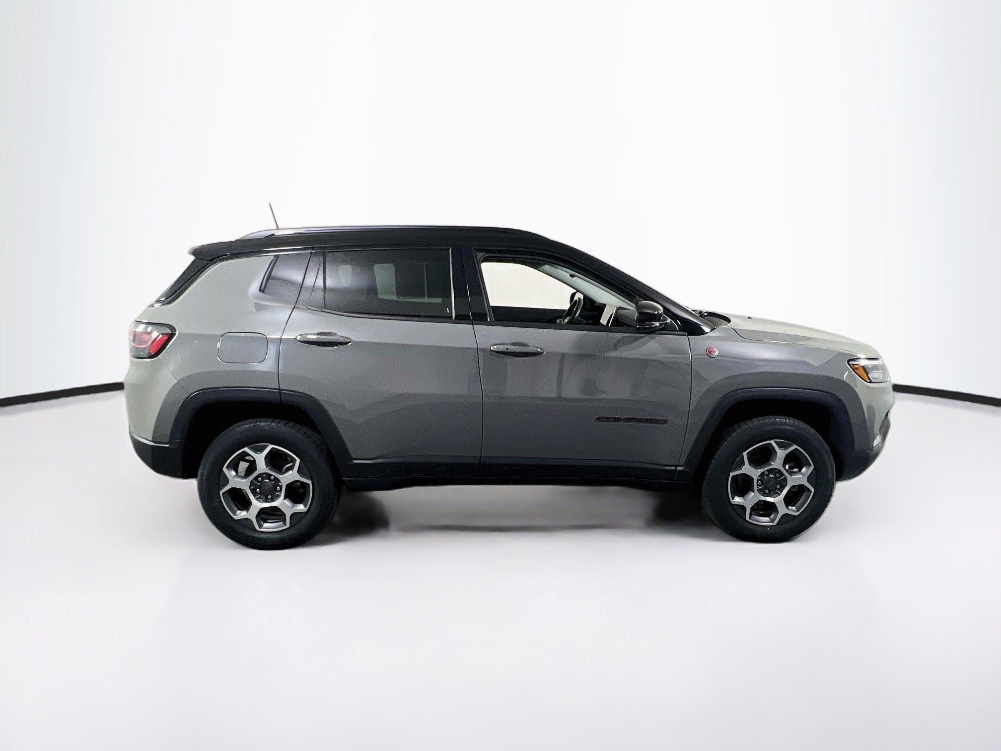 Used 2022 Jeep Compass Trailhawk w/ Trailhawk Elite Group AWD/4WD image 4