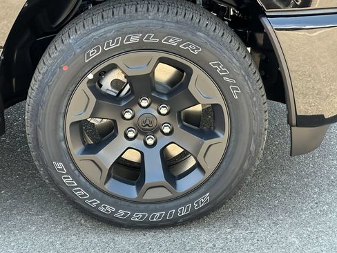 New 2026 RAM 1500 Express AWD/4WD image 12