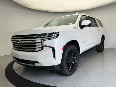 Used 2024 Chevrolet Suburban High Country w/ Advanced Technology Package AWD/4WD image 1